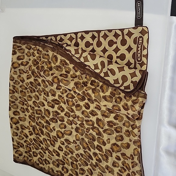 COACH 2/1 Reversible Signature/Animal print Rectangular Scarf - Picture 4 of 6